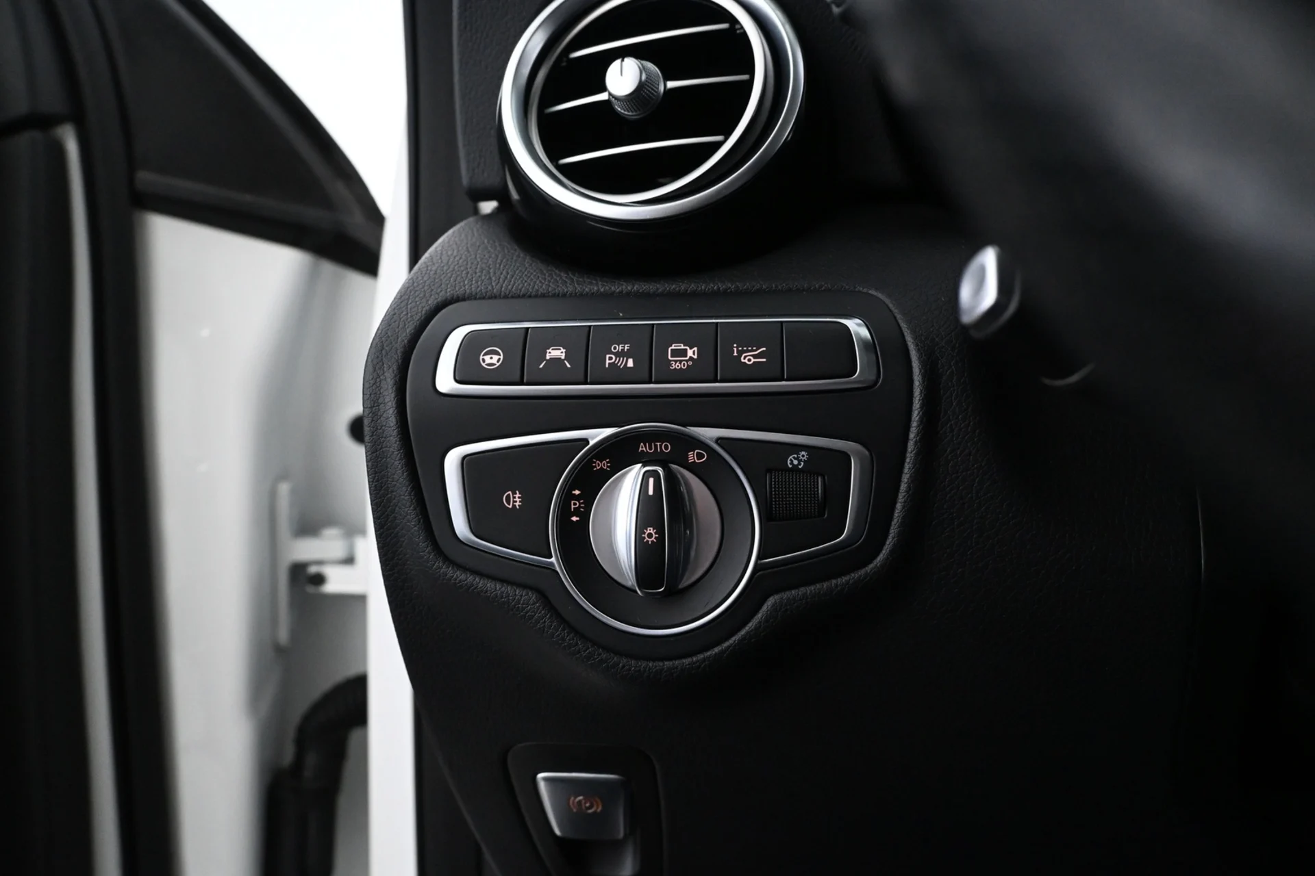 Car Image - 39Z8ZtnrqvCVq9gkvZz69k