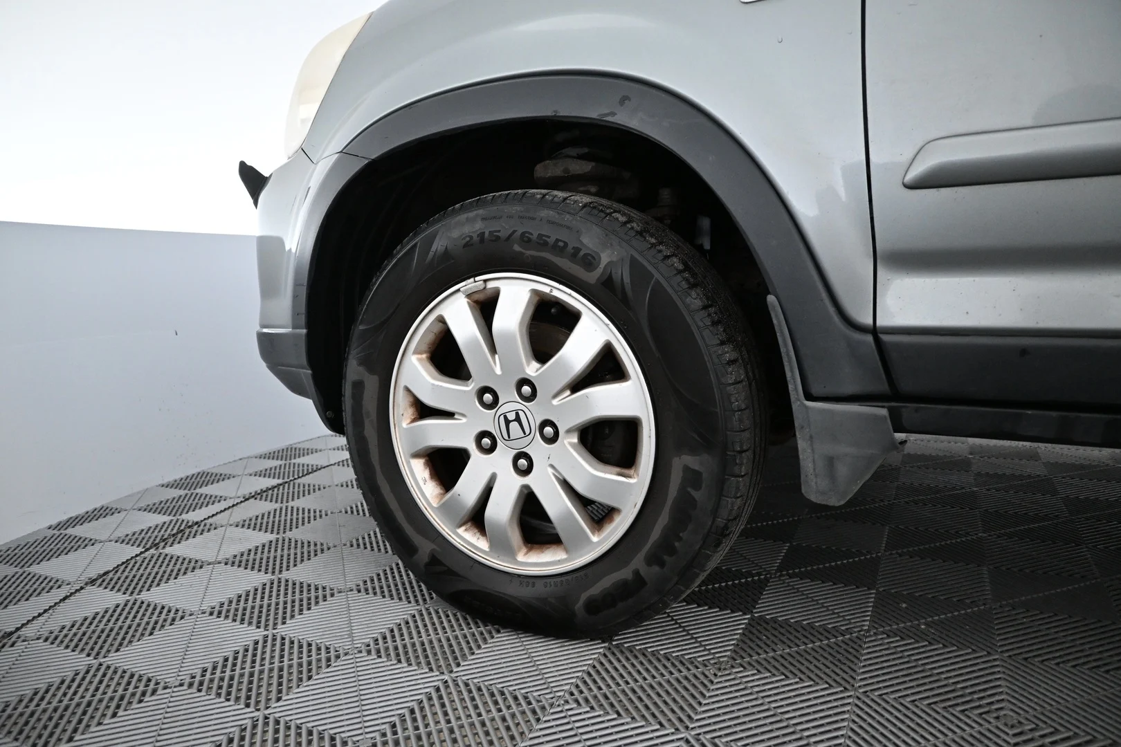 Car Image - 7yLoRxbdFy9CzH0md2l2PI