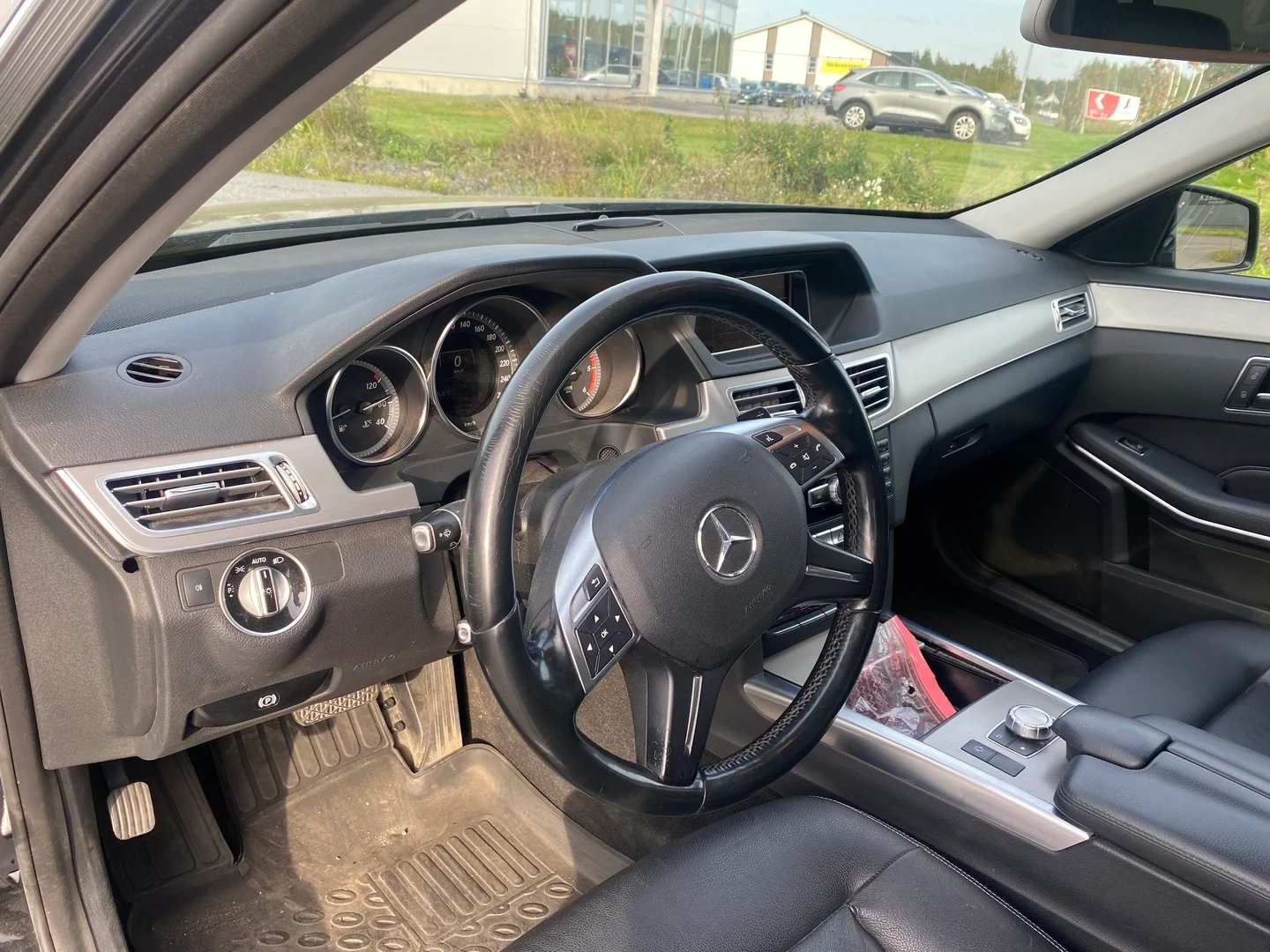 Car Image - 3szN3LYaWUyYkF34CiOPzO