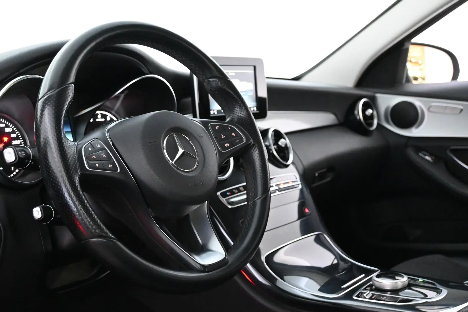Car Image - 1TrvBSQlrkAozOUvFCDig3