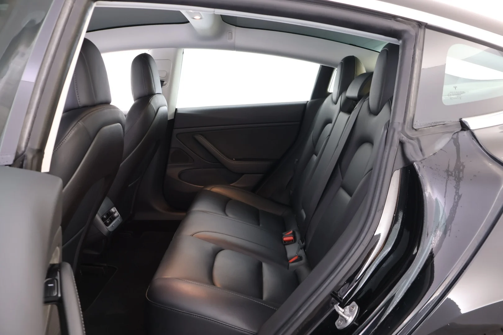 Car Image - 2UiCg9hCLzsOWePjuGHtYc