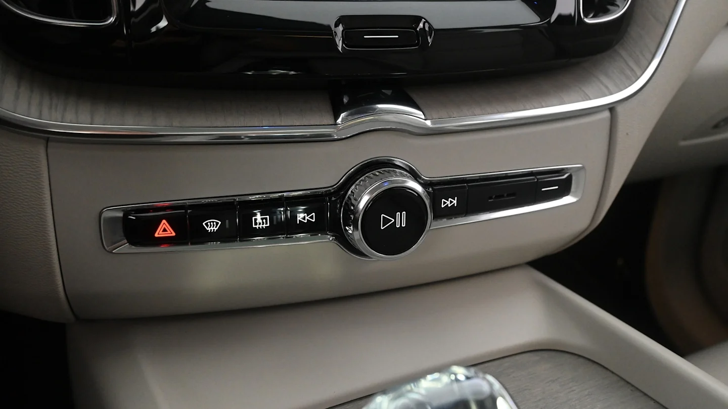 Car Image - 7Iz5fixtiP8Q3996VN07Yt