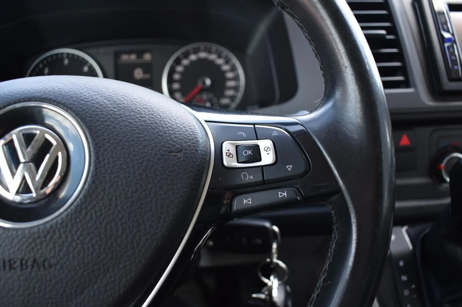 Car Image - 2NYKtJ78APxa5eJr89sRX2