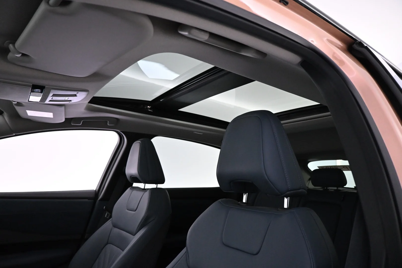 Car Image - 2zYOGuB8hduwOHN7v14blx