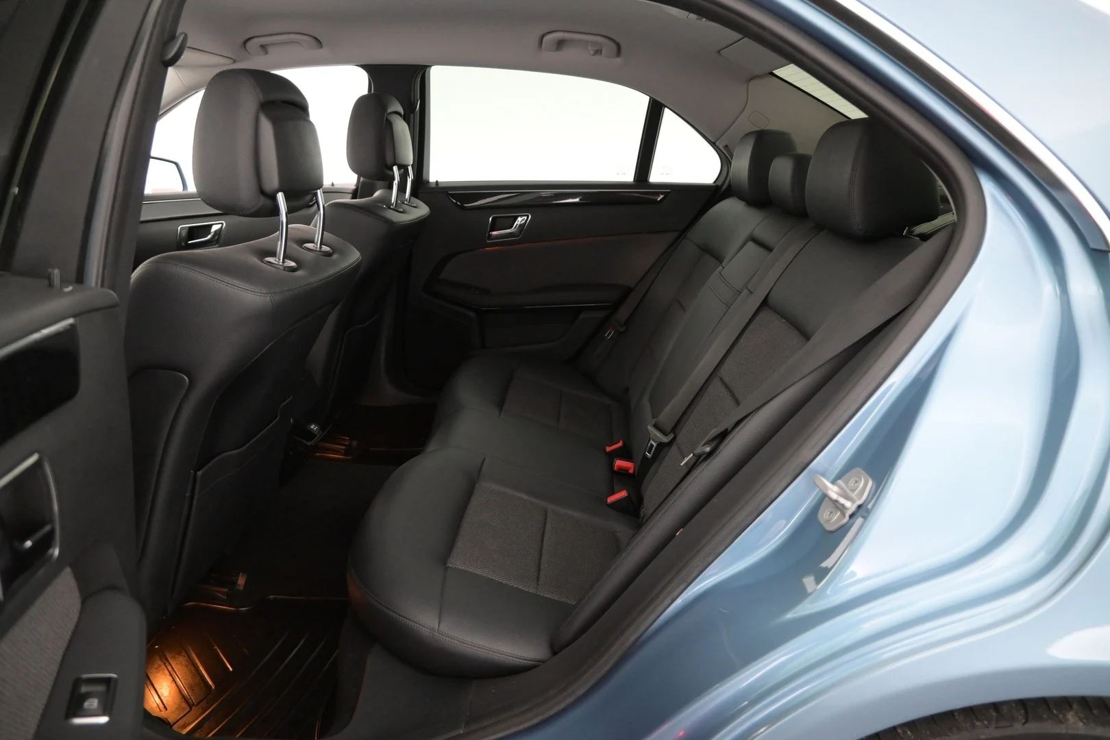 Car Image - 2F25P1isNs5zFWkYgyPdMM