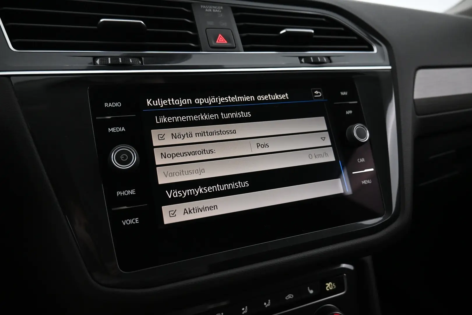 Car Image - 2Lo66UZKFpDlumonoHXi0G