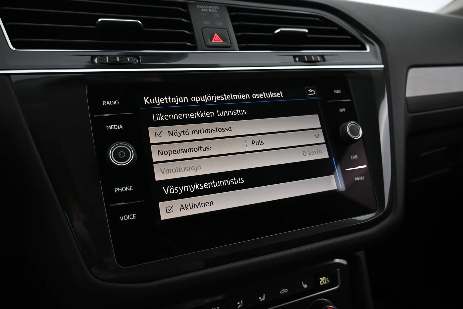 Car Image - 2Lo66UZKFpDlumonoHXi0G