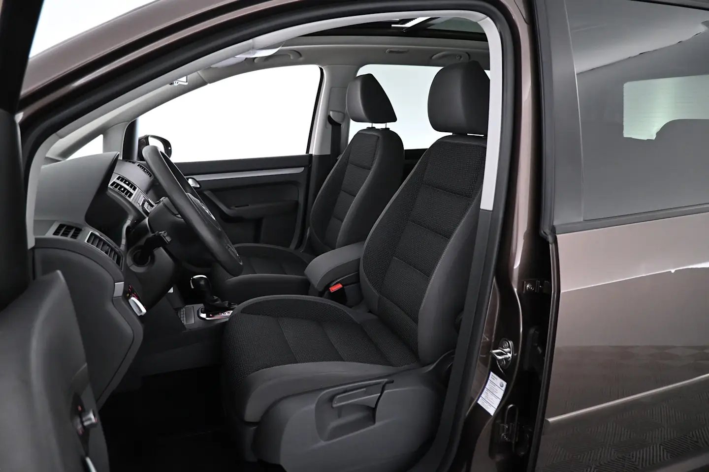 Car Image - 7DaFX37COitguY9DbIhVTh