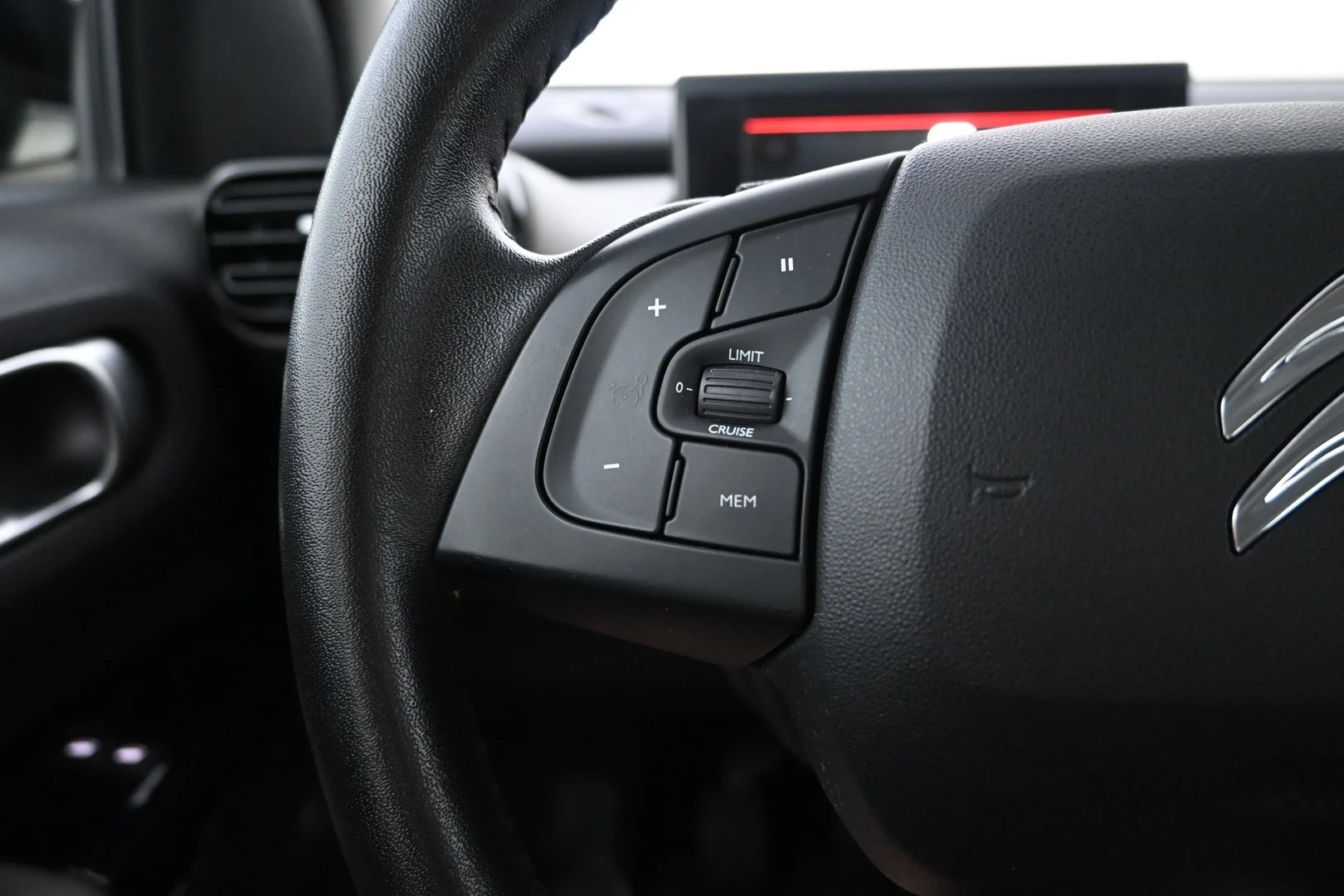 Car Image - 4yQmHNicSnajcJHdQ1P5mT