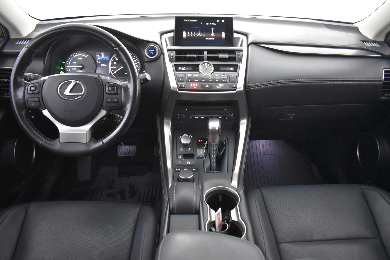 Car Image - 5LDkW0HM9KqIzTEA0MJ4PZ
