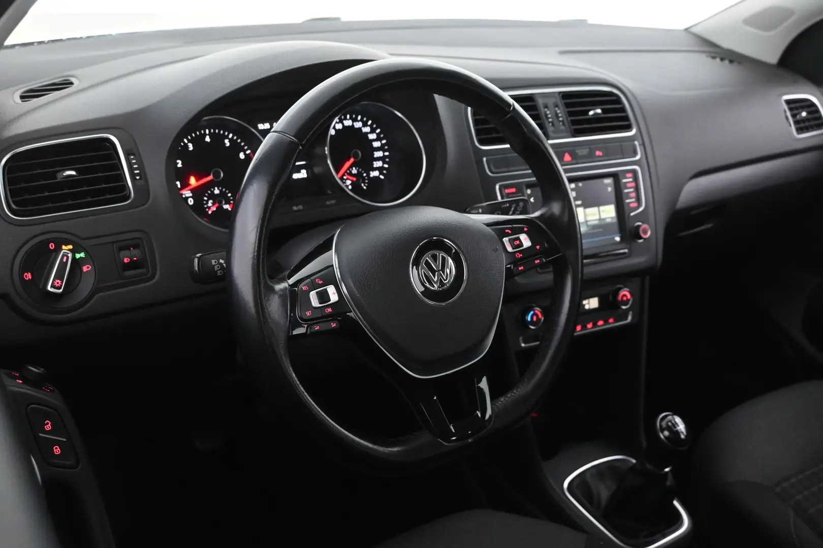 Car Image - 3Cv8vD8qEp9RQxSbxDk5xf
