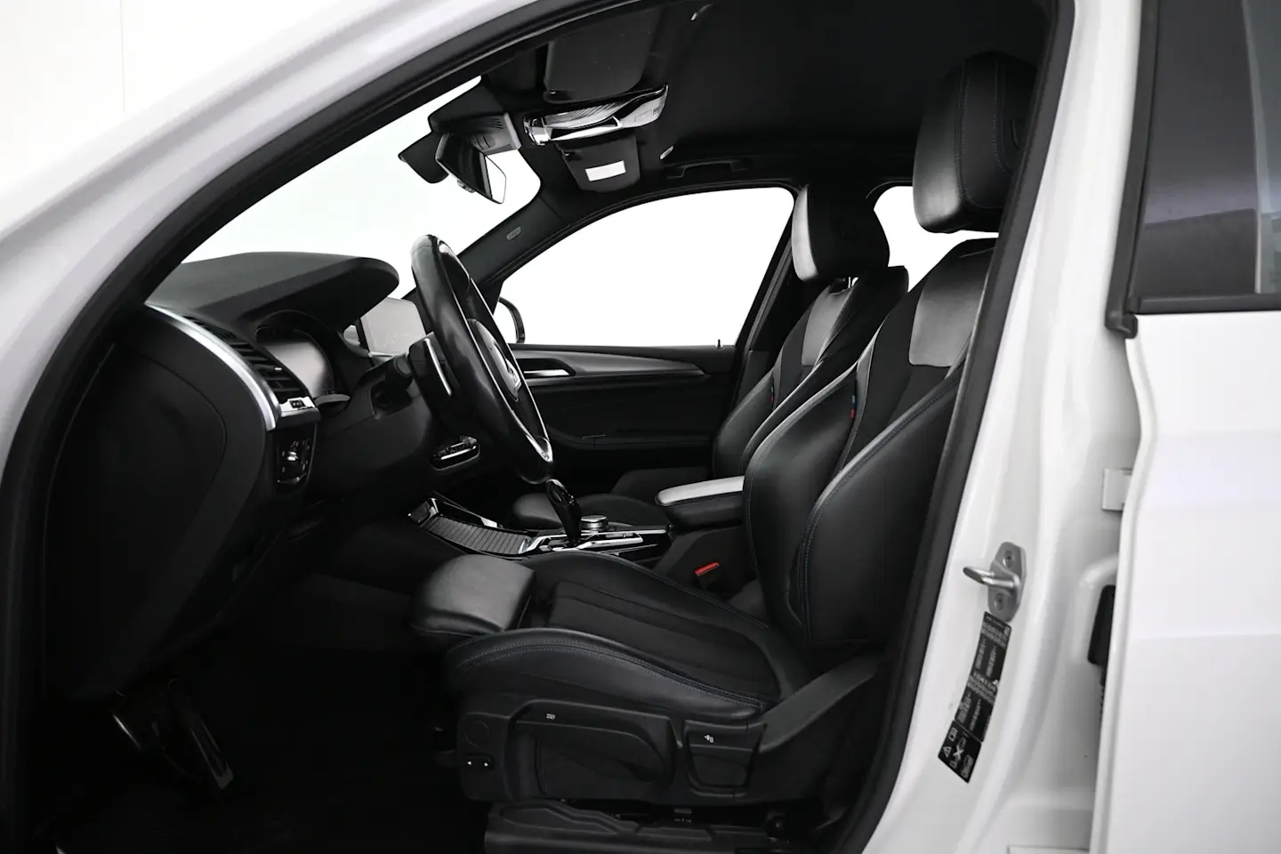Car Image - 3v7Ro4vZtNZbV4eFfTMxqV