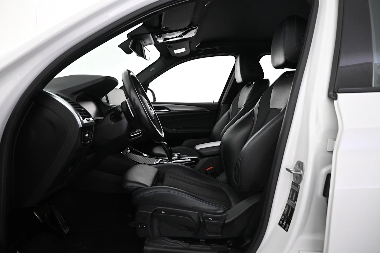 Car Image - 3v7Ro4vZtNZbV4eFfTMxqV