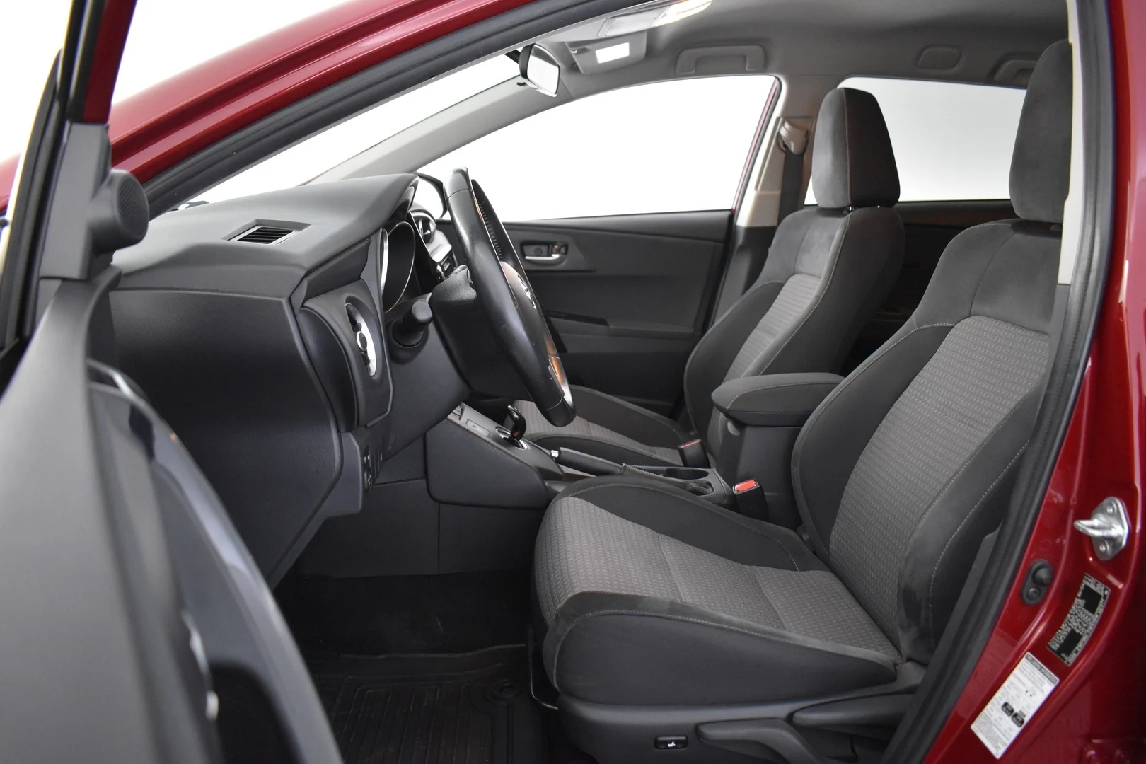 Car Image - uRWHBgPjjTm2N3t4taEvU