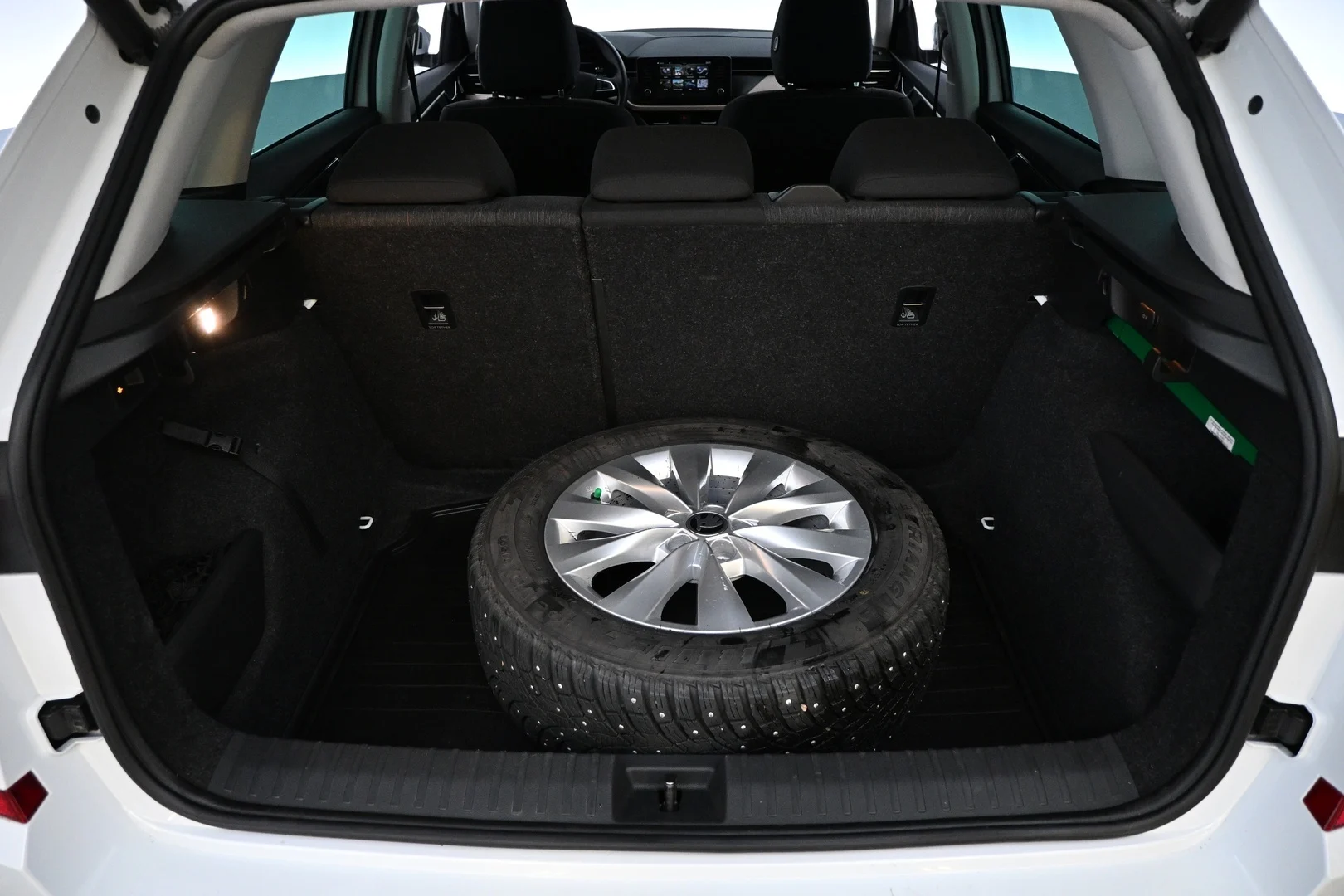 Car Image - PlurHUdh6yyiel85ELeKY