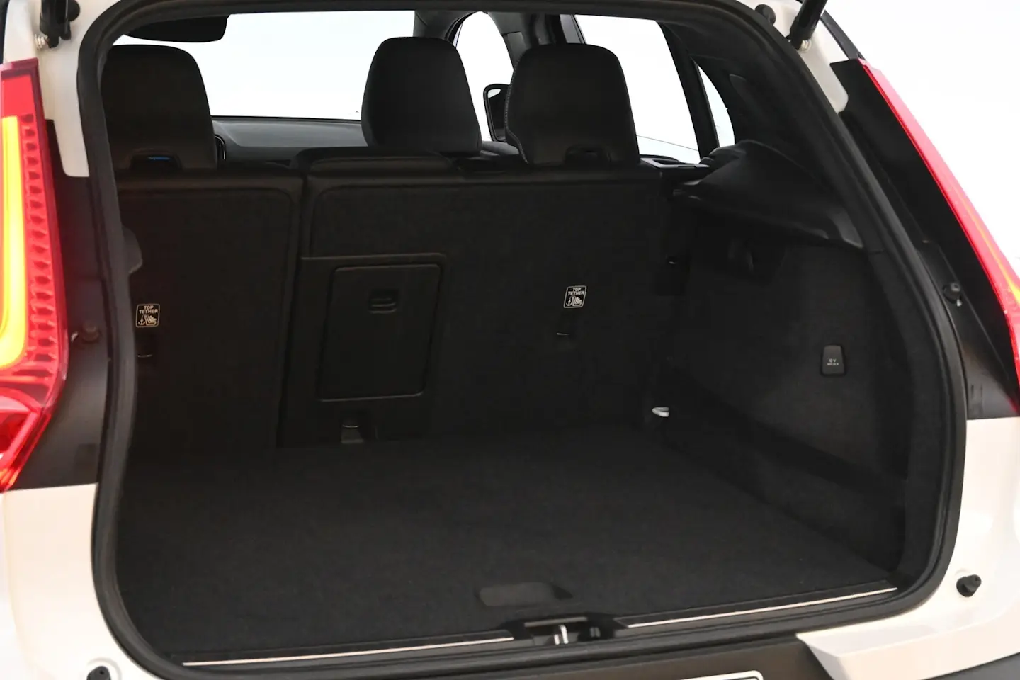 Car Image - 4QgMa7mBYUD057eaRfbrHe