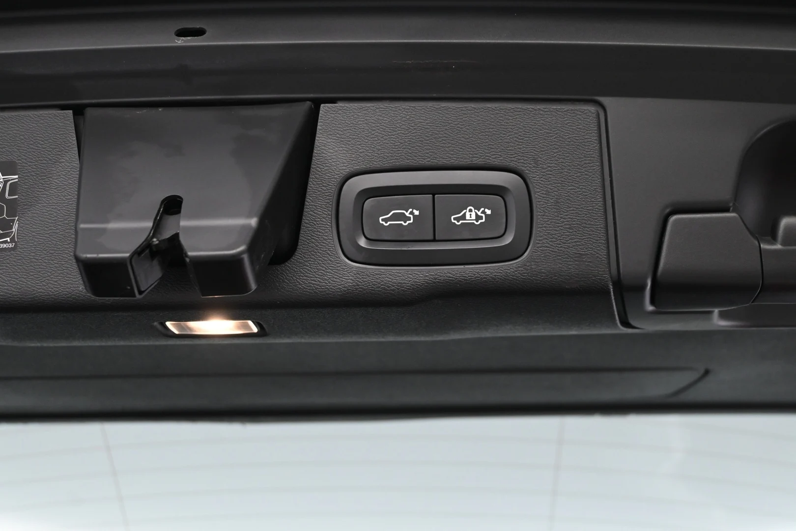 Car Image - 4tec2lJT3RM8OAqE5lUYWH