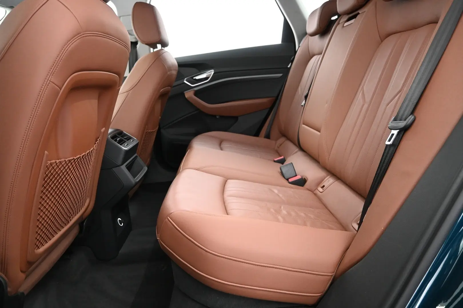 Car Image - 6sb4BRXbpvd8qG8jsCzcry