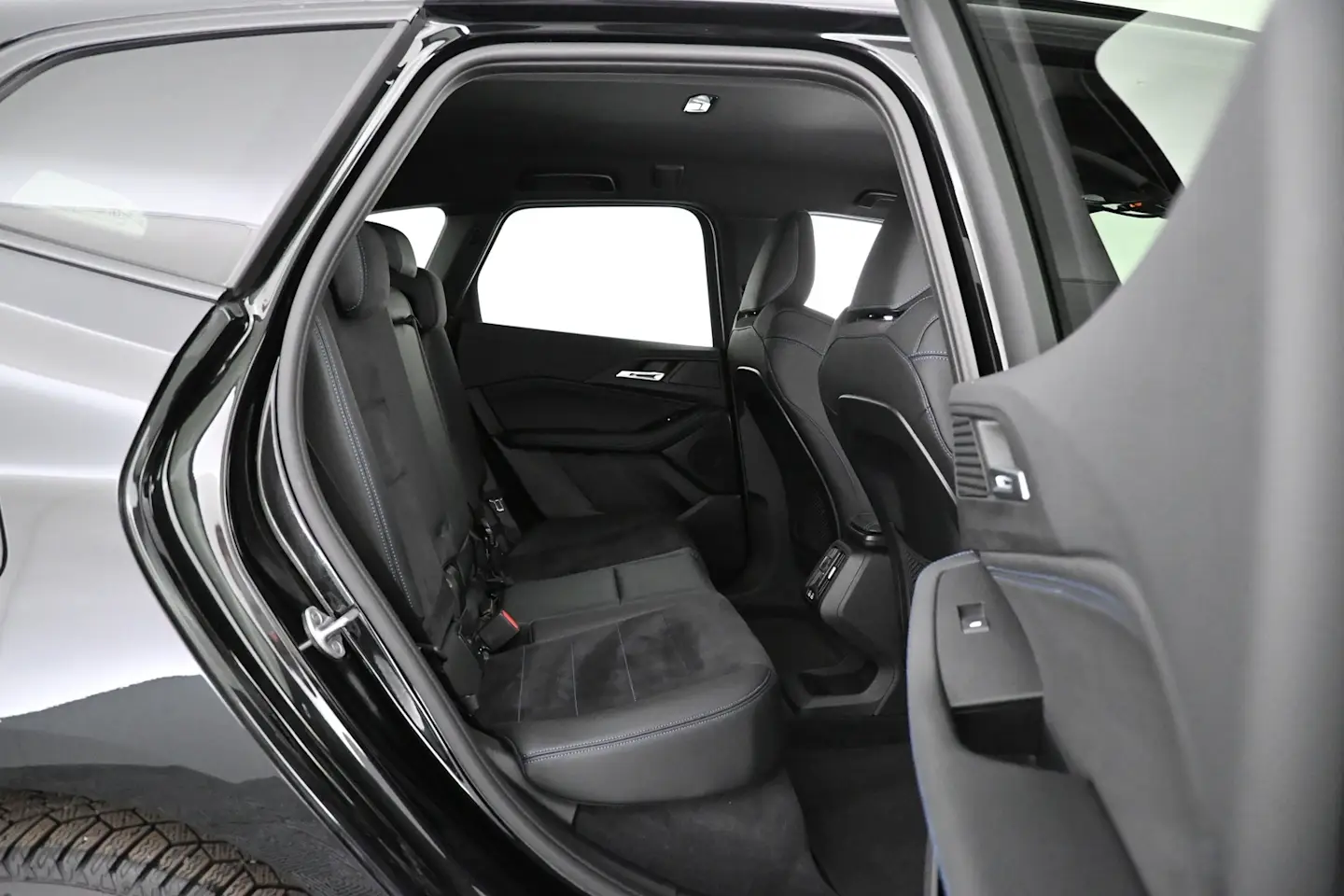 Car Image - 5nGaloW6xZguTchXfOkPRX