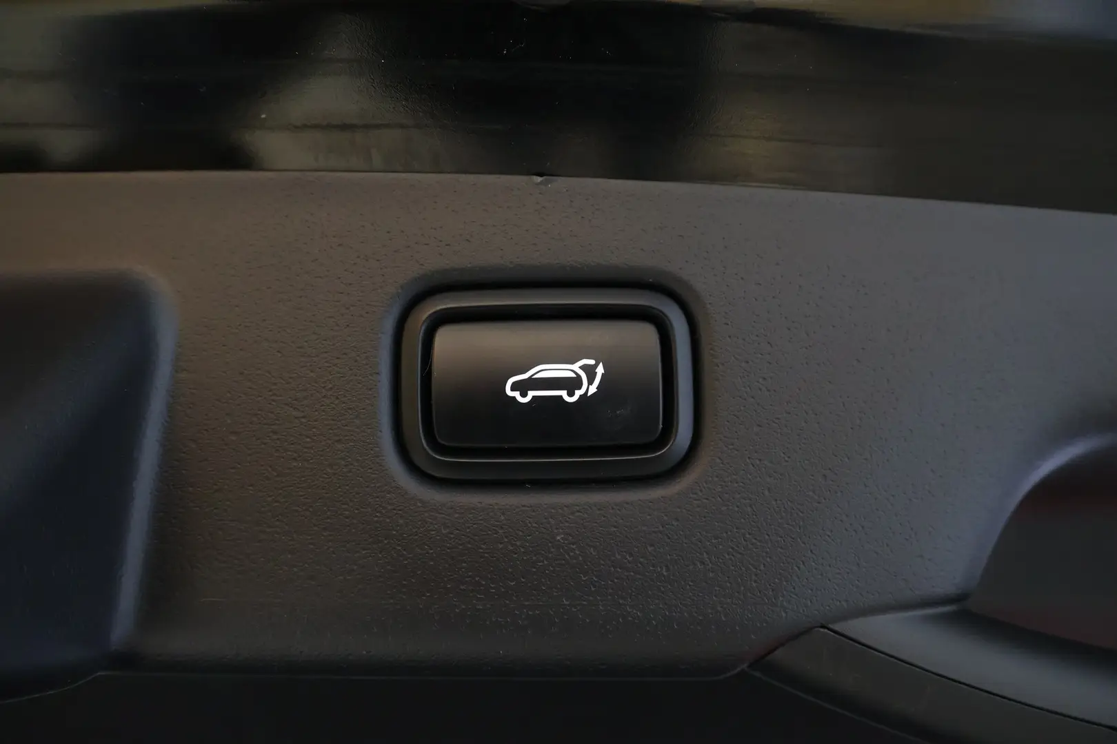 Car Image - 2QgLjPWQxruaf6wF6aLM5o