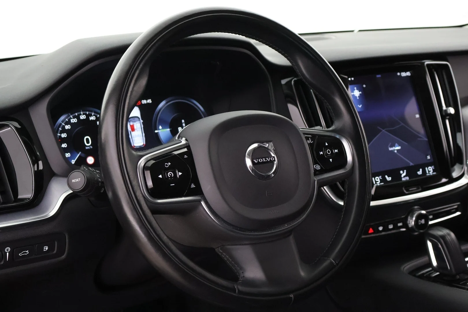 Car Image - 7HbRmK4iwWCt7UxQaiUrYh