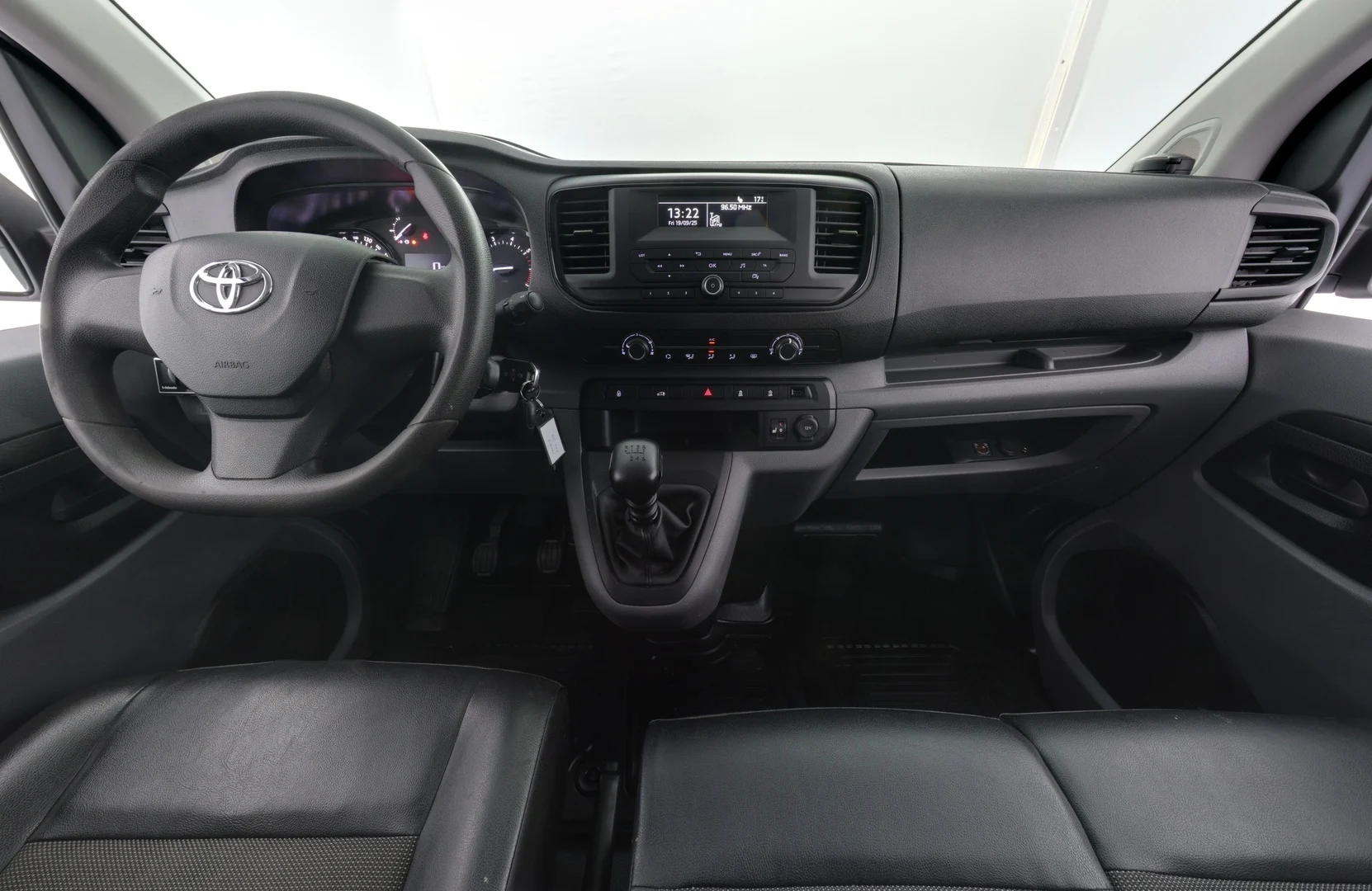 Car Image - 4kqRQgfX8w5VcgwbRb7byV