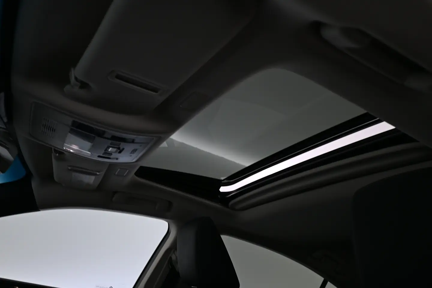 Car Image - CGBPHmOPNteaIdbEZN2fb