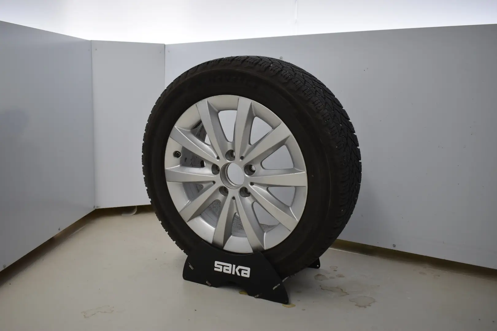Car Image - GjT6VcPIJxzirGwUrGAic