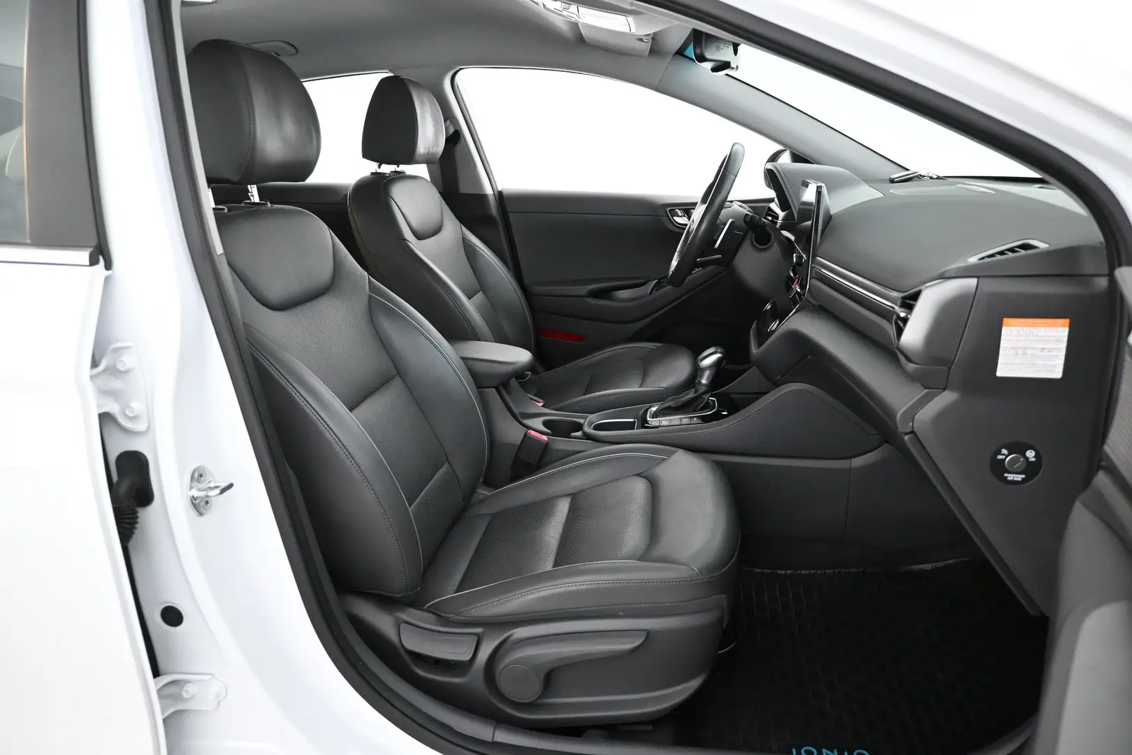 Car Image - 33sIctCa3a0nfm4K22bIgj