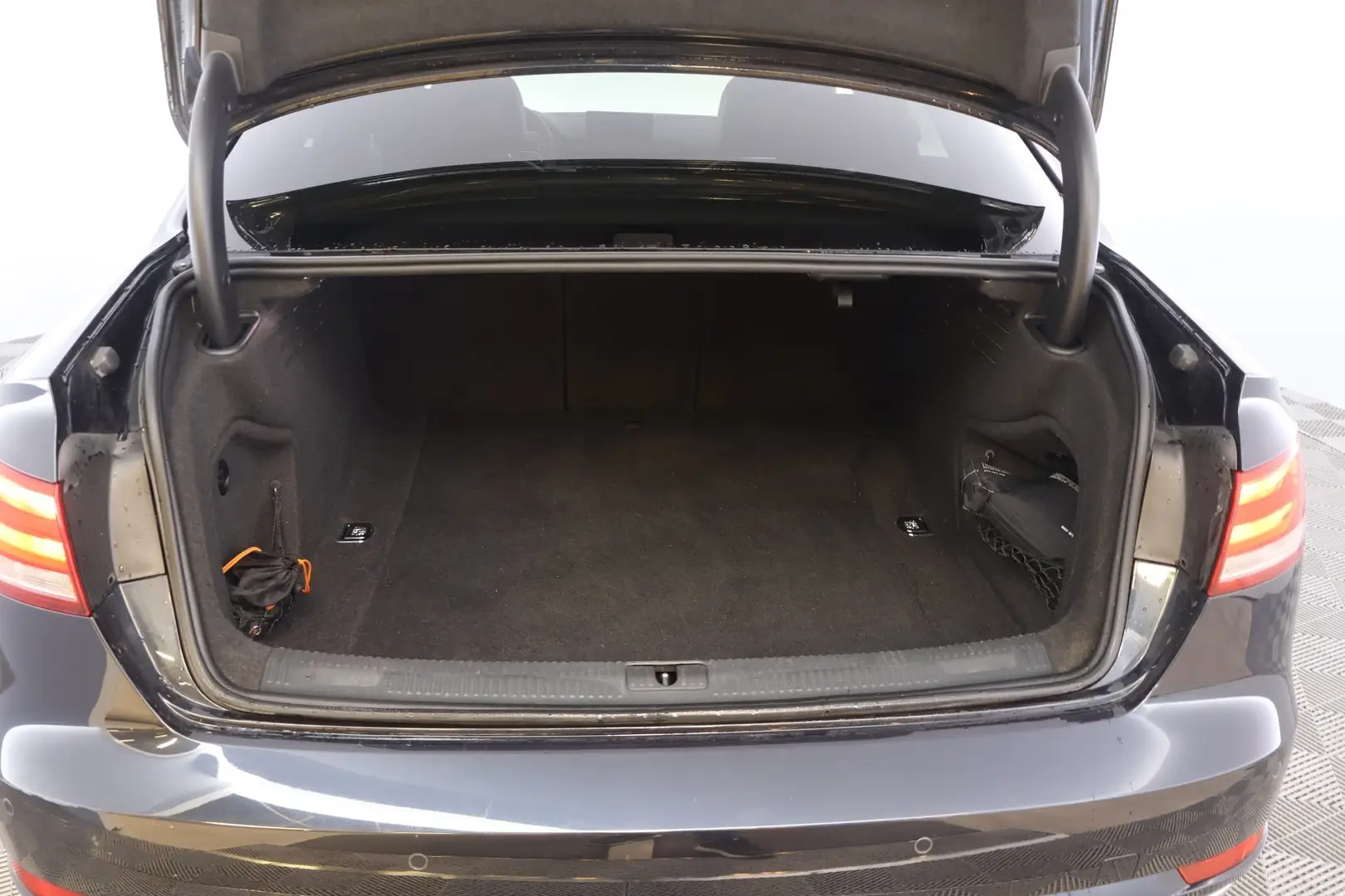 Car Image - 30ww6dfrPnKHOVl7iO23ed