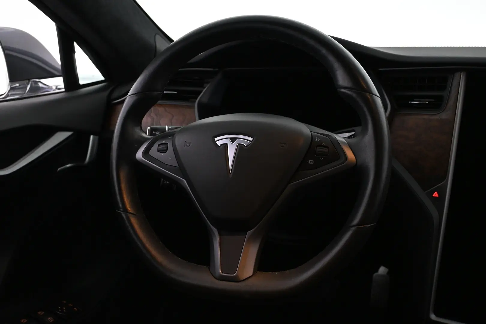 Car Image - XoPdiU748mMzsPzBBYB04