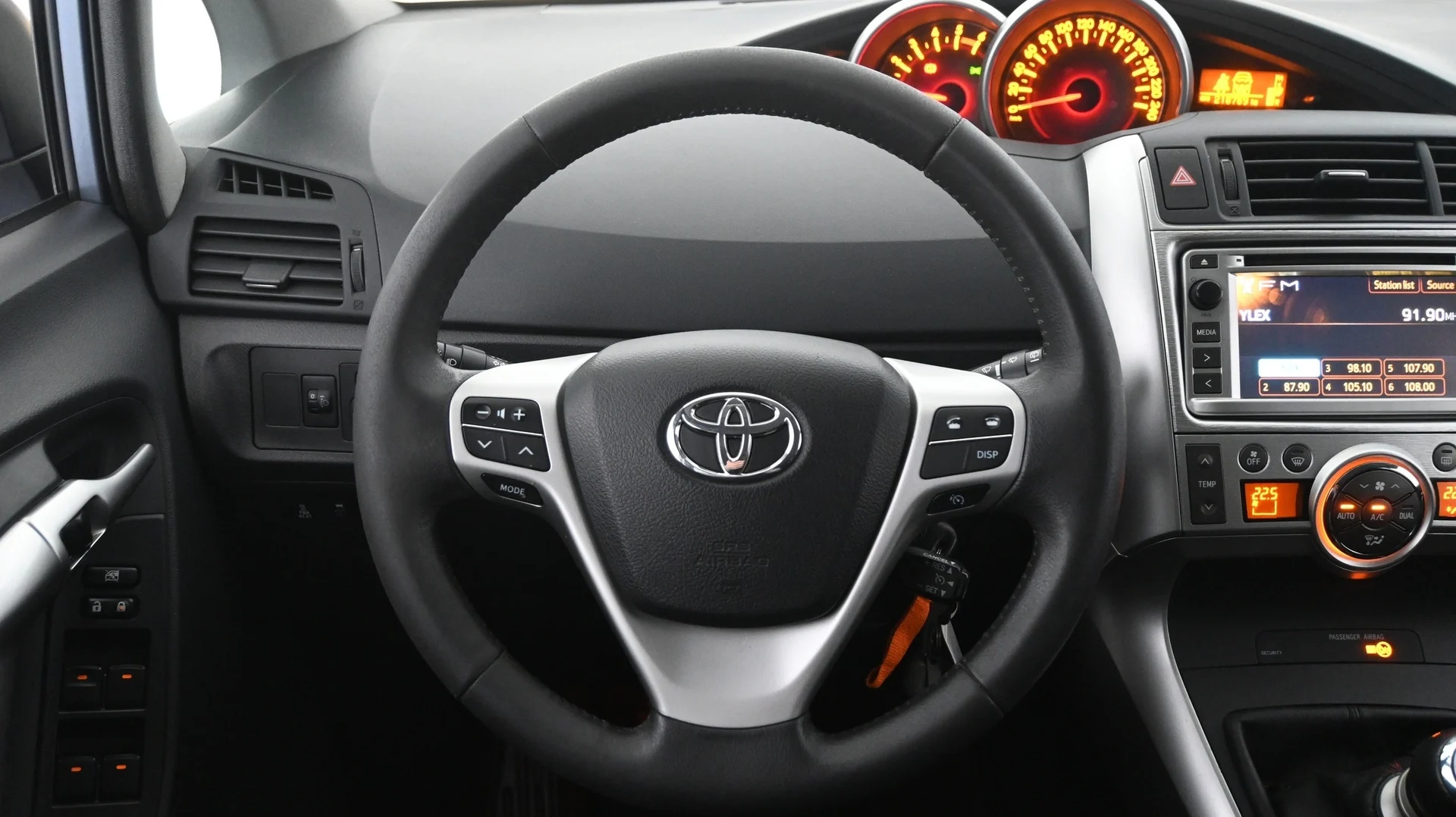 Car Image - 6ZXdyJziDllLtAk0H5eFGJ