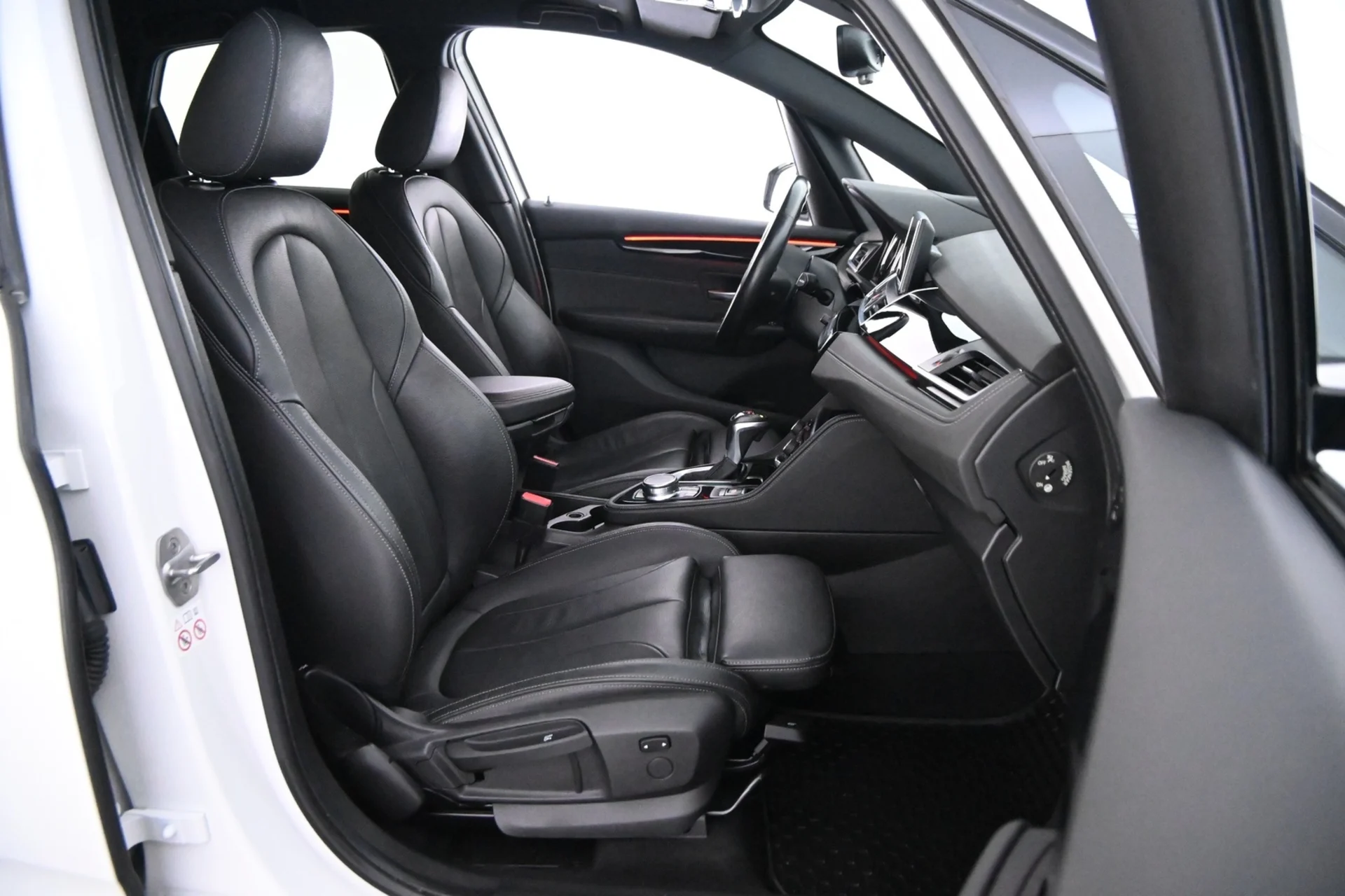 Car Image - fIZ03KGN7Mu4uGEDF4Ukw