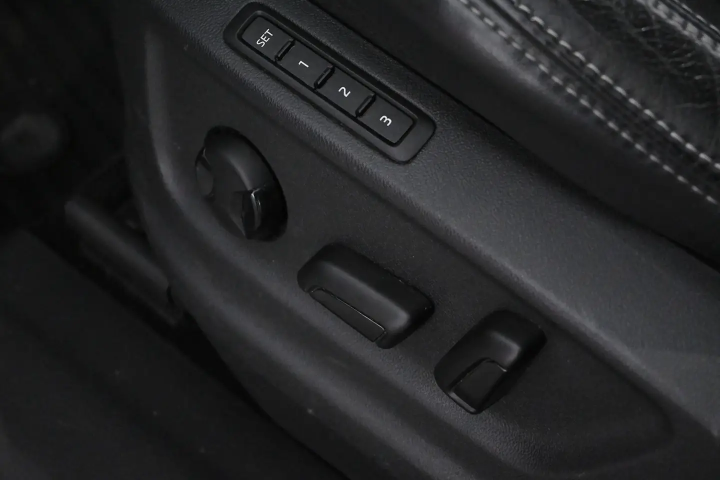 Car Image - 52NKPgV4TbrUrobxTlyZL1