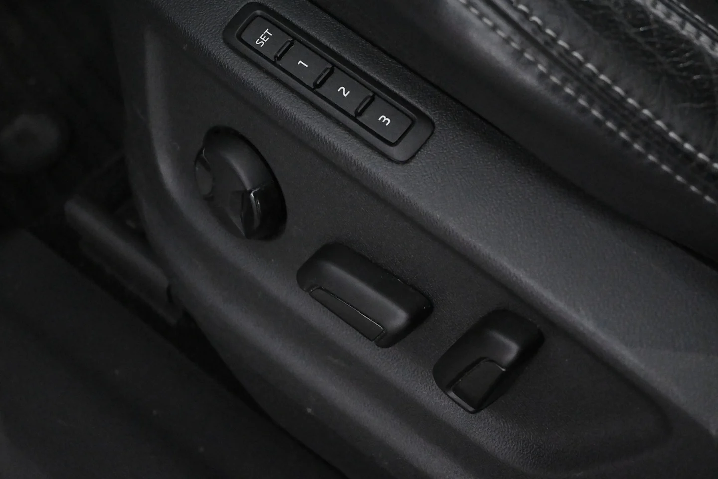 Car Image - 52NKPgV4TbrUrobxTlyZL1