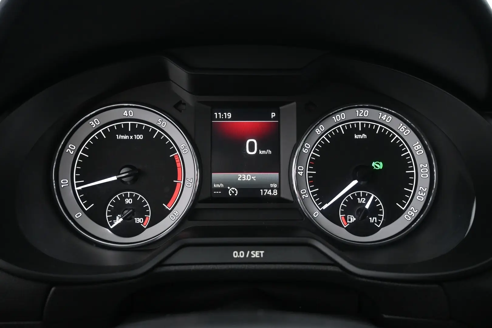 Car Image - 3ANJ5cLLxBcb9rQ5gM4xqF