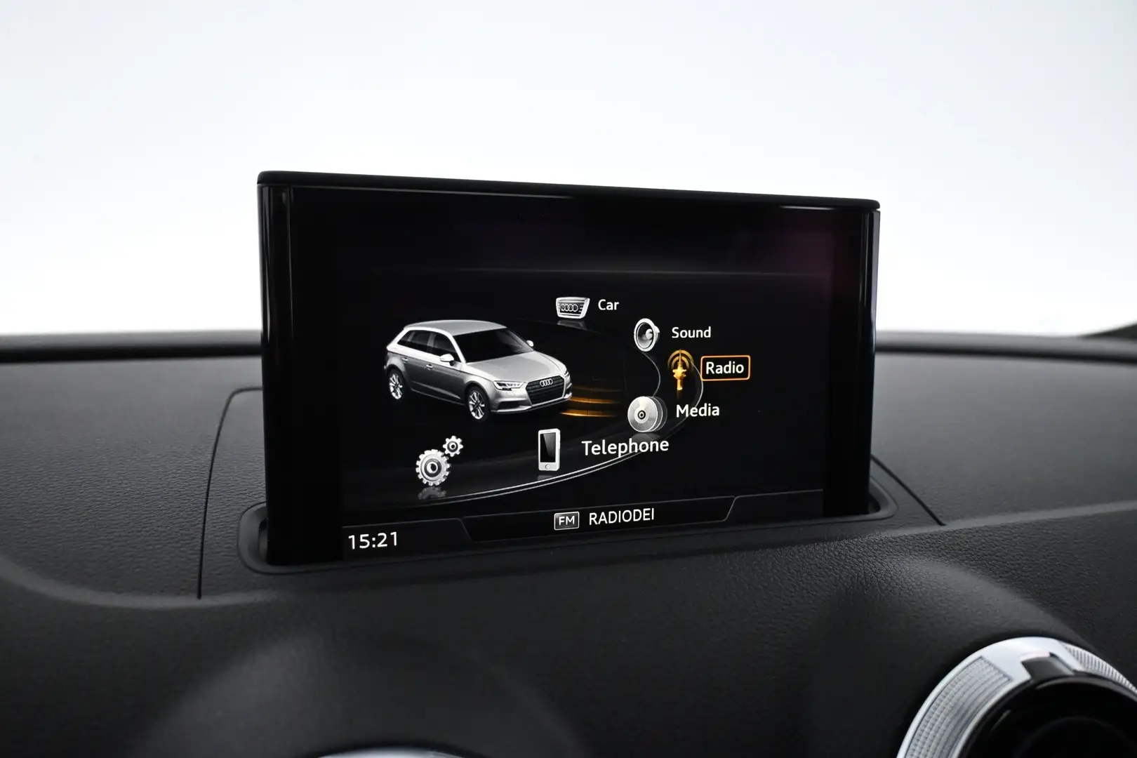 Car Image - 5Qy7dAXEE9prWql778Oore