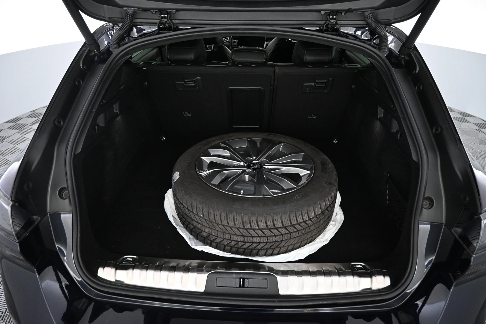 Car Image - KEt3PvyPALusB3xbHYUPo