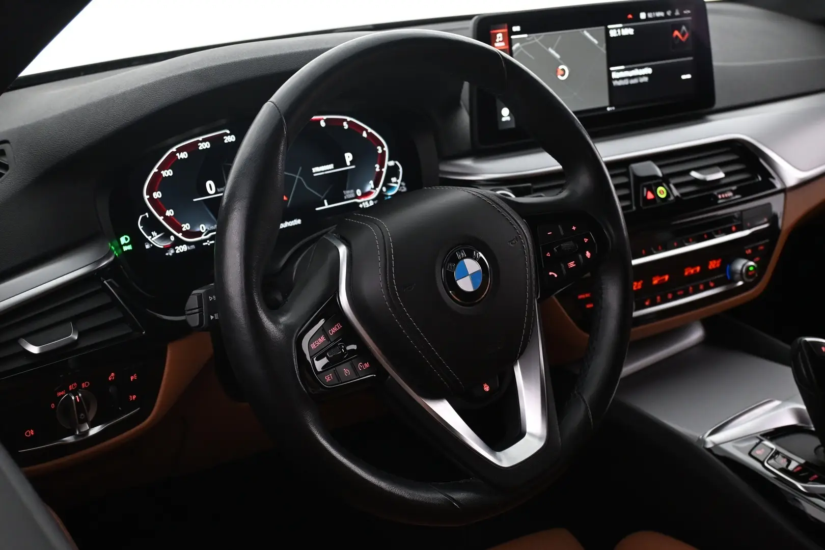 Car Image - 7G6rNa4Bv0mTCMzscPfNmL