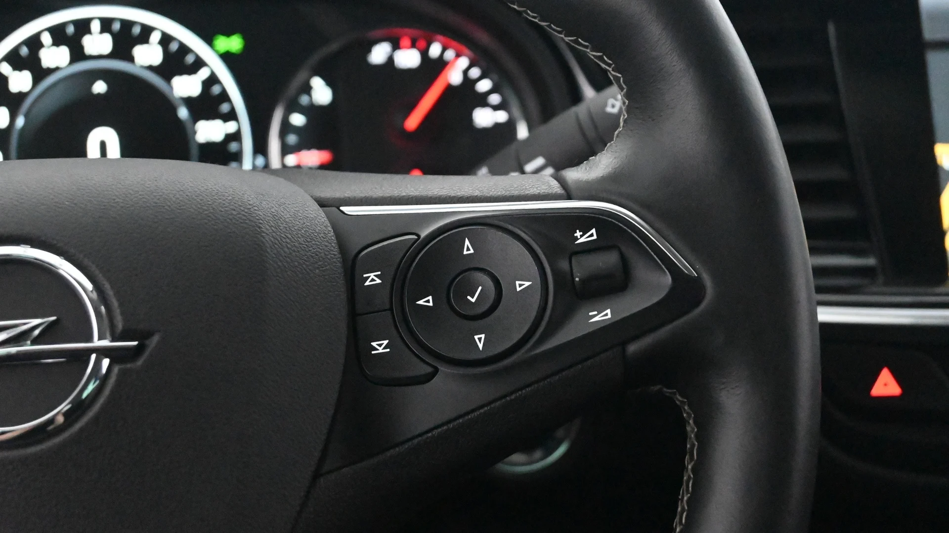 Car Image - 6OxzE3uAE9rkrVqBg8Z8LP