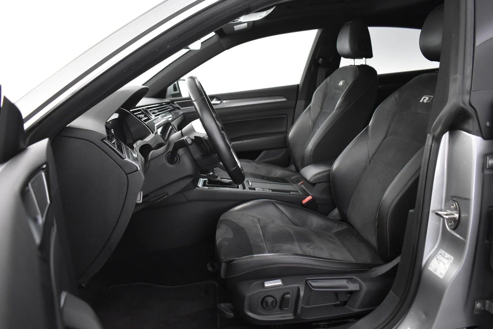 Car Image - 2pai29HWUP5X9I6TNGUslb