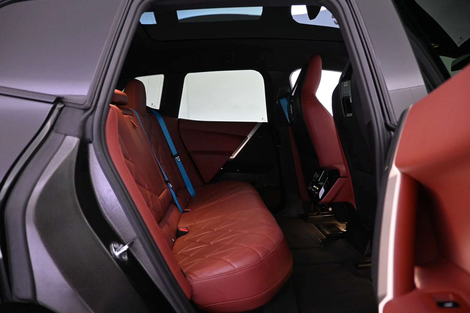 Car Image - 4bqSrZG4q1CDnZA3bEeFjO