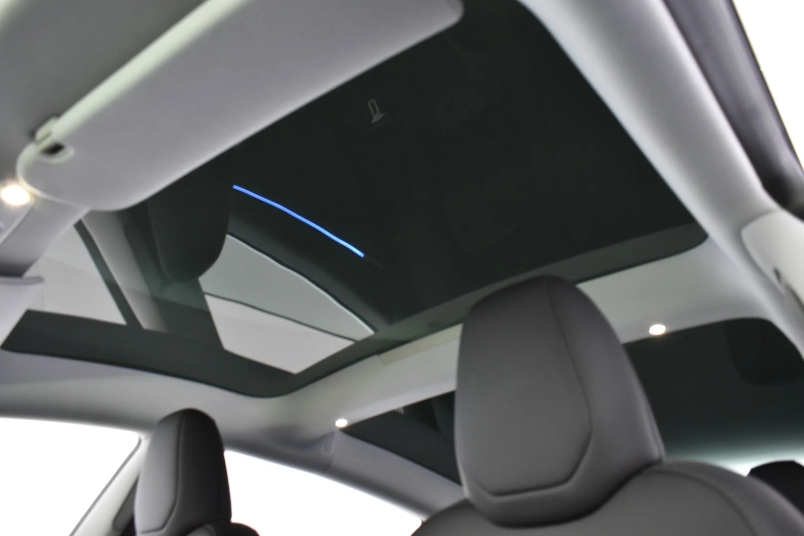 Car Image - E09T1ckkcvIkLdvvl4RPl