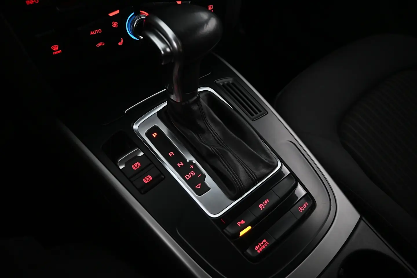 Car Image - 1L66KOP3y31RUiTT5dLeIj