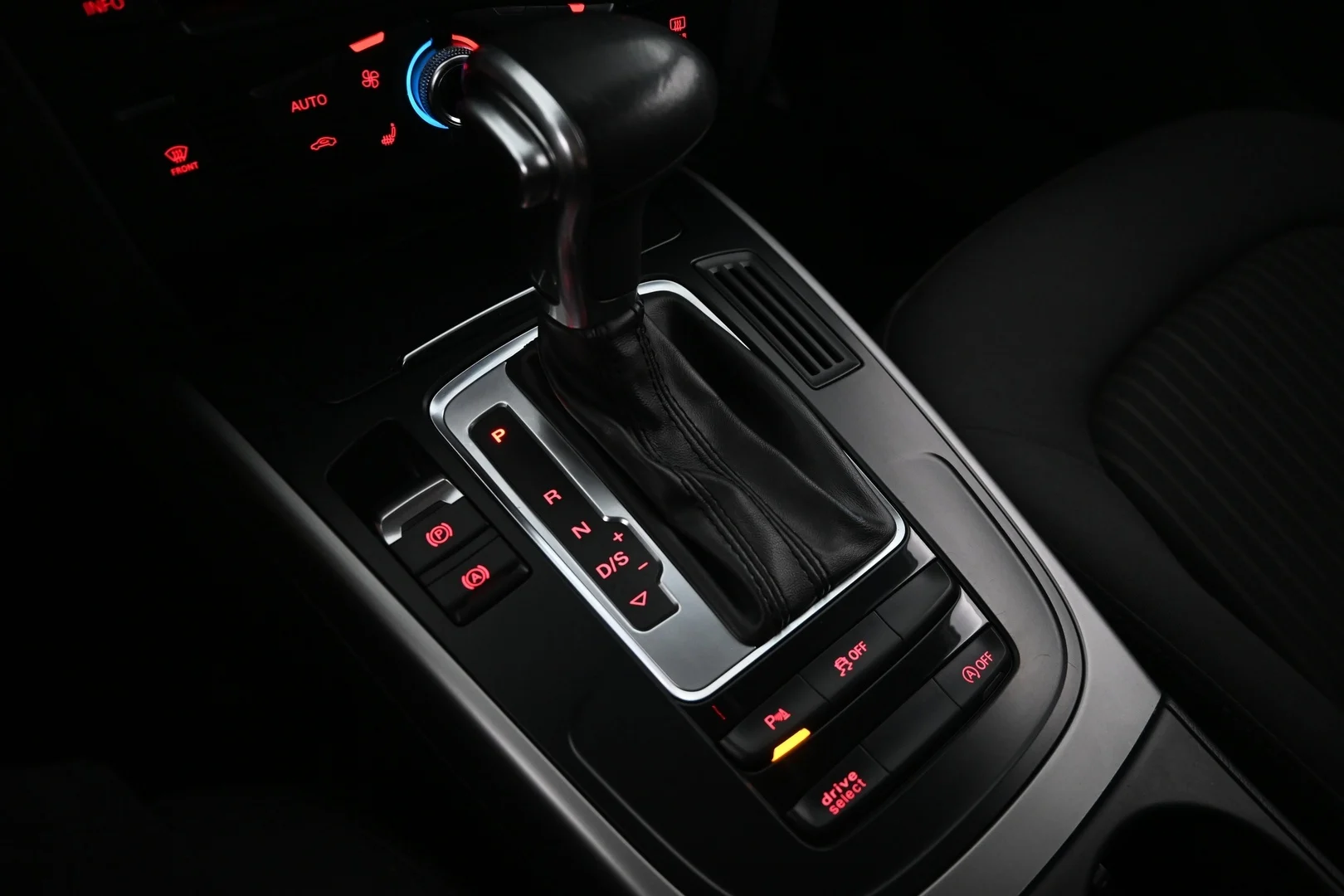 Car Image - 1L66KOP3y31RUiTT5dLeIj