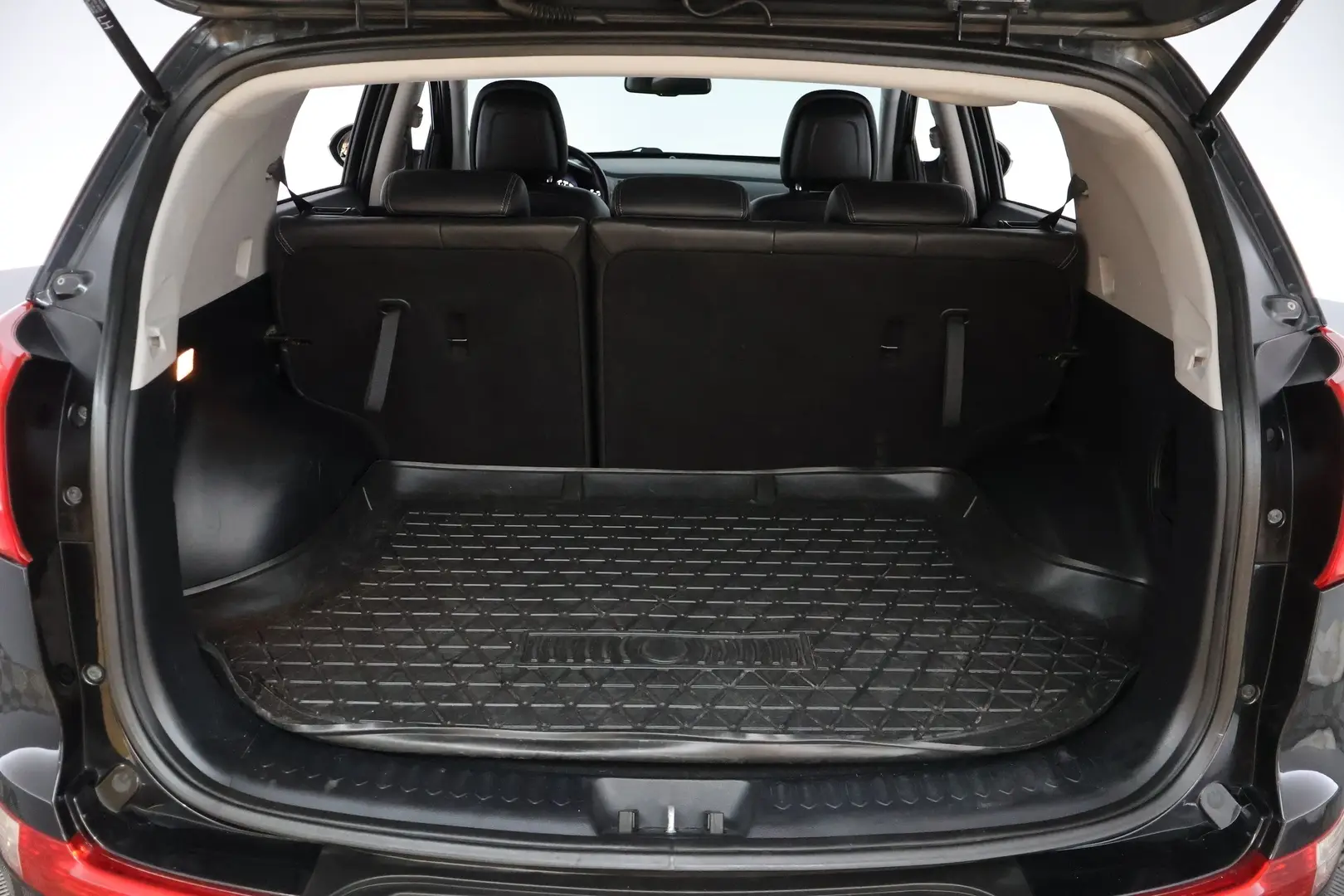 Car Image - 6raopTjJXkANRvoUD7Dd2R