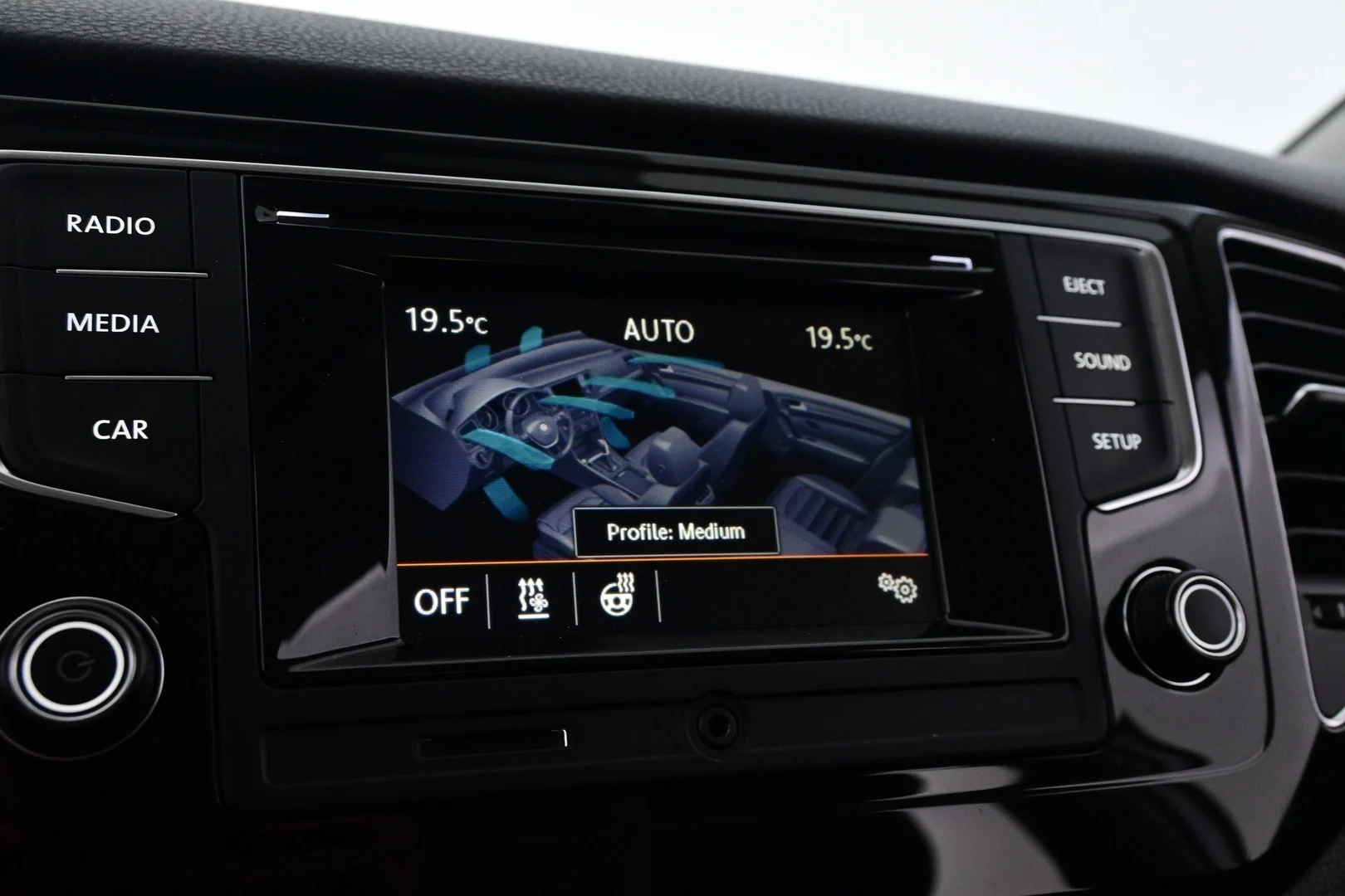 Car Image - 1Q7SWsKtUFw0lKjwgz7W6V