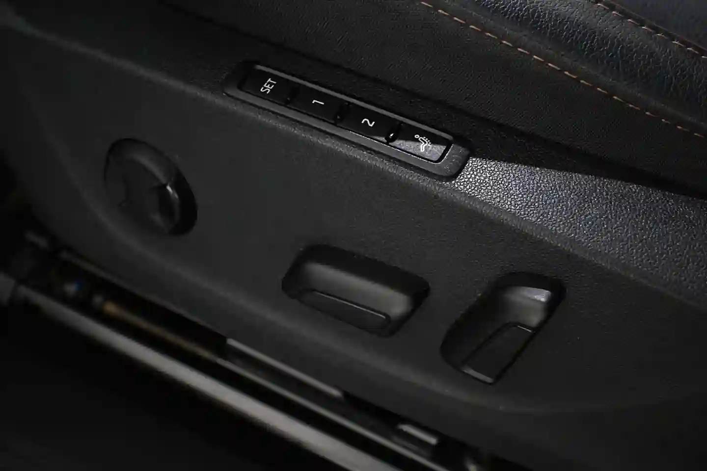 Car Image - 5ZU6b68Dx6qH8kbUcgeGJl