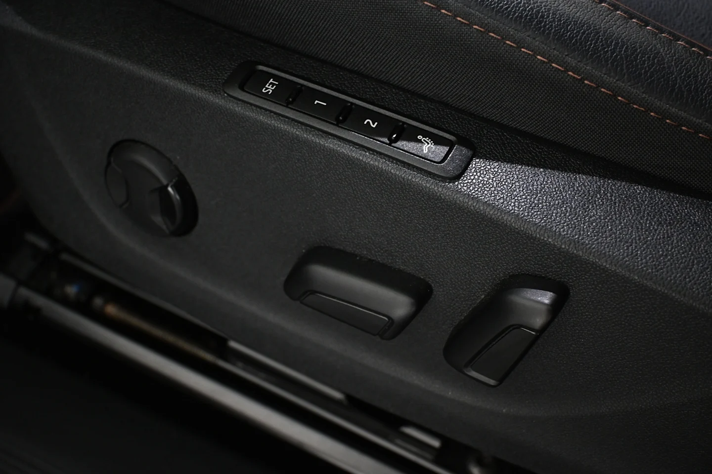 Car Image - 5ZU6b68Dx6qH8kbUcgeGJl