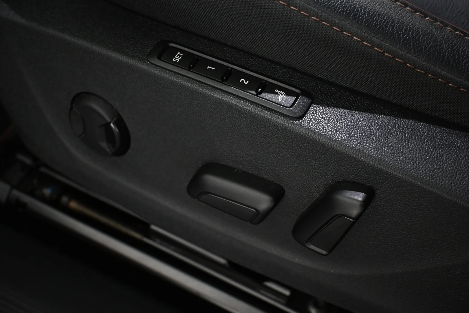 Car Image - 5ZU6b68Dx6qH8kbUcgeGJl